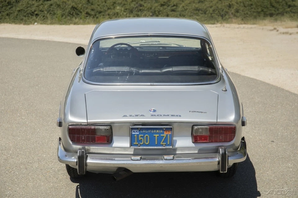 Alfa Romeo GTV 2000 1972 cupé Foto 4 de 4