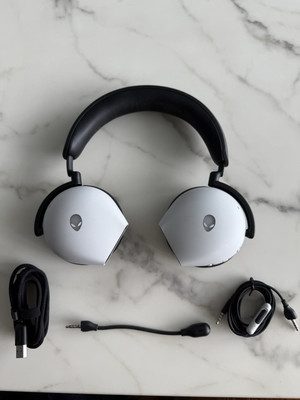 Alienware Tri Mode Wireless Gaming Headset Lunar Light - AW725H