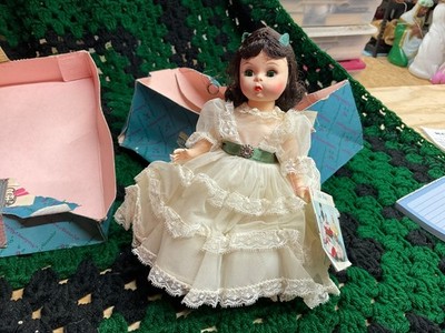 Madame Alexander Doll Company Scarlett 1982 white dress green sash