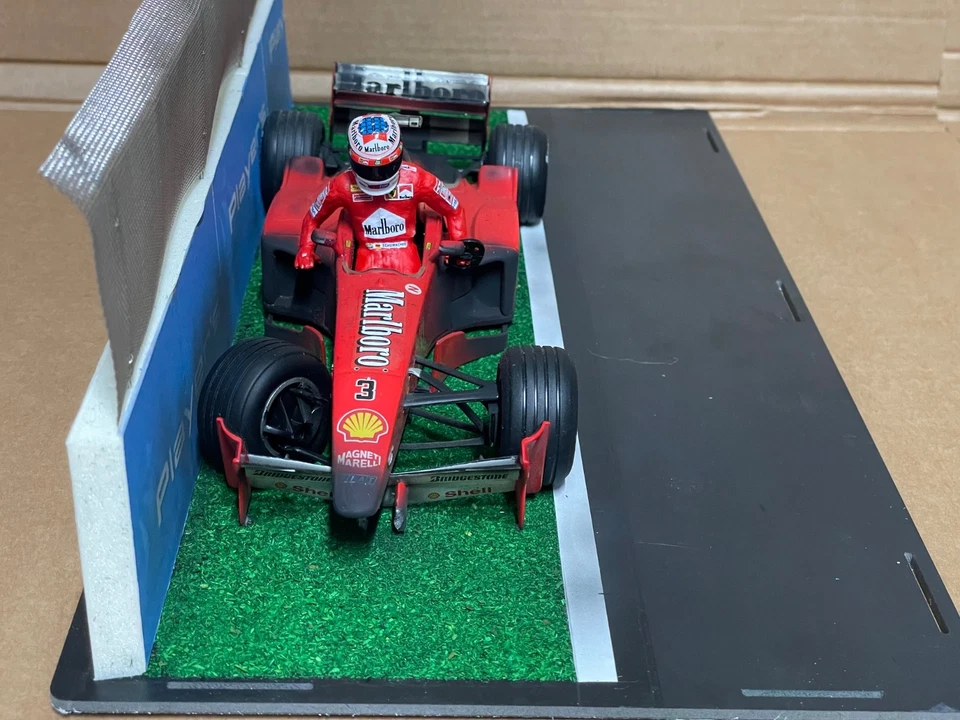 1:18 Schumacher  F399 GP Kanada-Crash  "Wall of Champions" - Bild 3 von 4