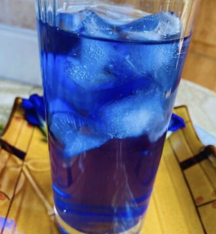 有机蝴蝶豌豆花茶 3.5 盎司 (100 克) - 最多 500 份 — 第 2/4 张图片