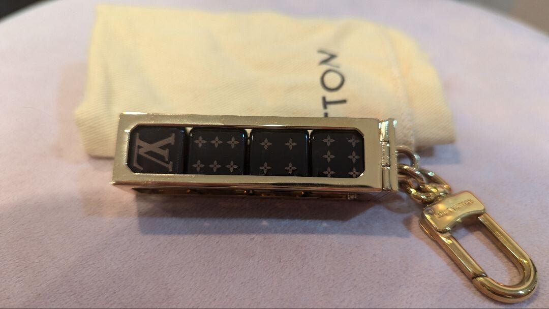 LOUIS VUITTON × Supreme Dice Key Chain Brown/Gold MP2072 LV