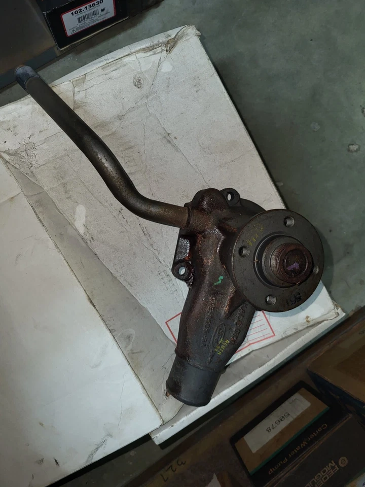 Bomba de agua 300 Ford 1987-92 Cardone 58-340 Reman F150, F250, F250, BRONCO, SERIE E Foto 2 de 4
