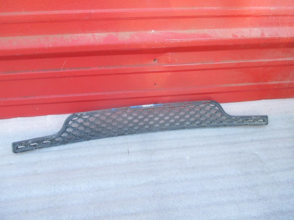 Parachoques delantero Dodge Durango 2011-2013 parrilla inferior central fabricante de equipos originales Foto 4 de 4