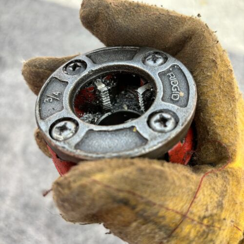 Ridgid 600 Handheld Electric Pipe Threader Threading Machine W Clamp, Dies, Case - Picture 7 of 22