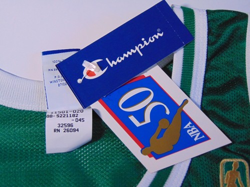 Nueva Camiseta De Colección 1996 Firmada por Bill Russell Campeón de los Boston Celtics Talla 44 Certificado de Autenticidad - Imagen 17 de 20
