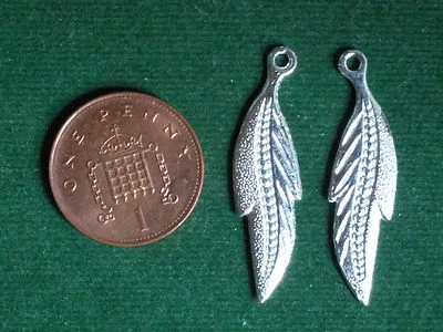 5 dijes de plumas grandes - plata brillante doble cara - pájaro