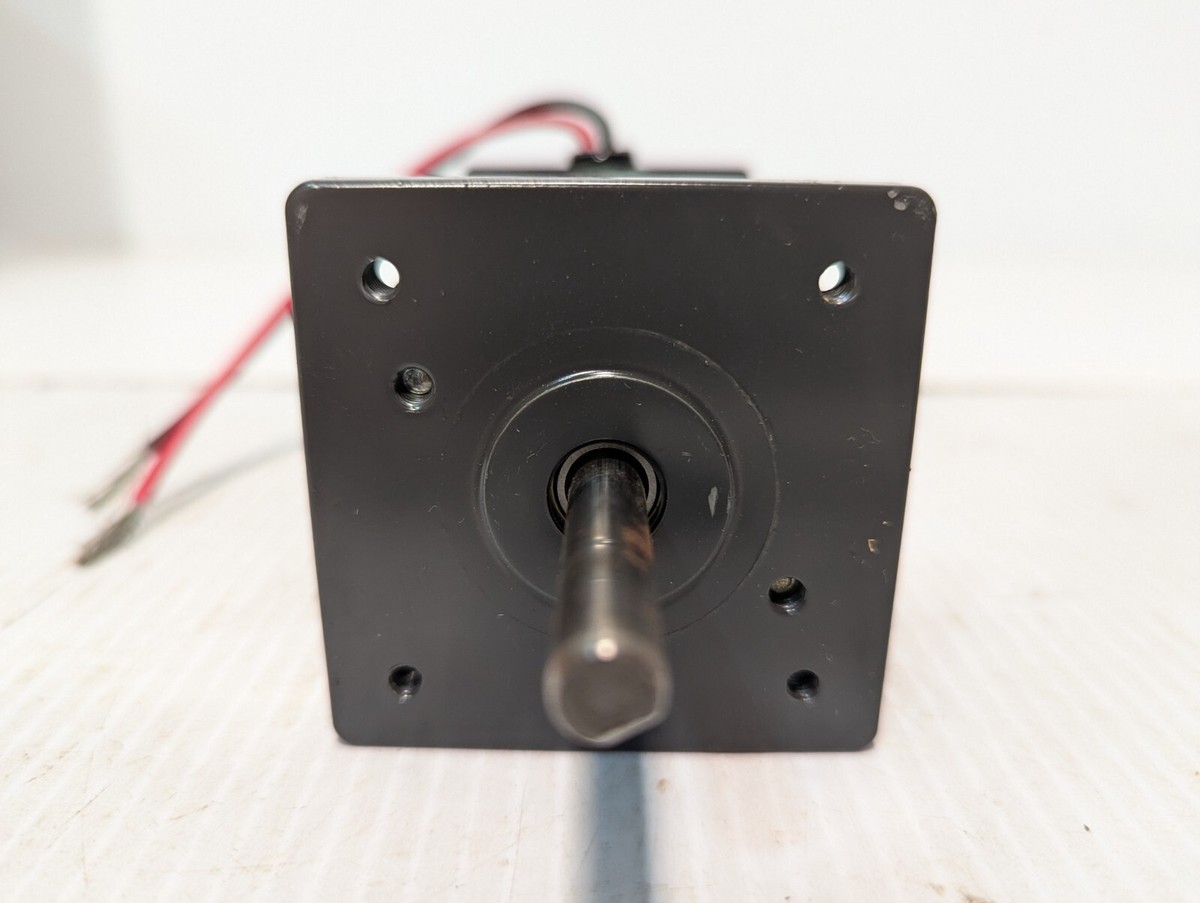 Dayton 4Z142 Permanent Magnet DC Motor, 90VDC, 0.5A, 1/27HP Dayton 4Z142 Permanent Magnet DC Motor, 90VDC, 0.5A, 1/27HP
