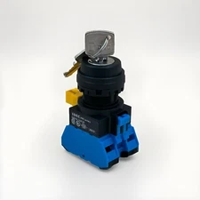 IDEC HW1K-2AF20 Switch 2 Position KEY Switch