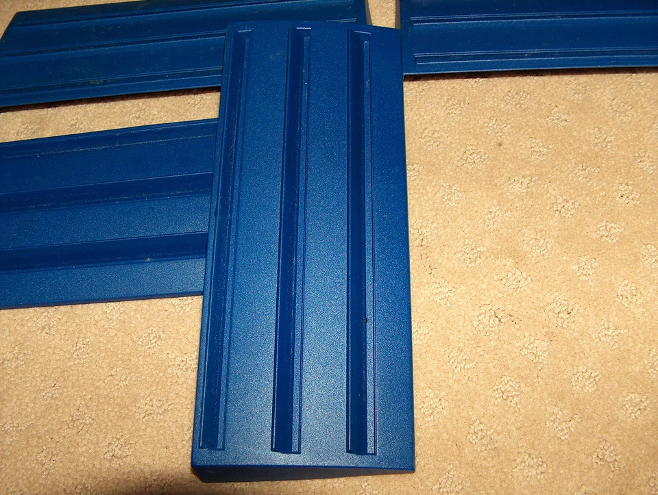 Juego de 4 bandejas porta azulejos Rummikub juego de repuesto azul 1997 2023 soportes Foto 2 de 2