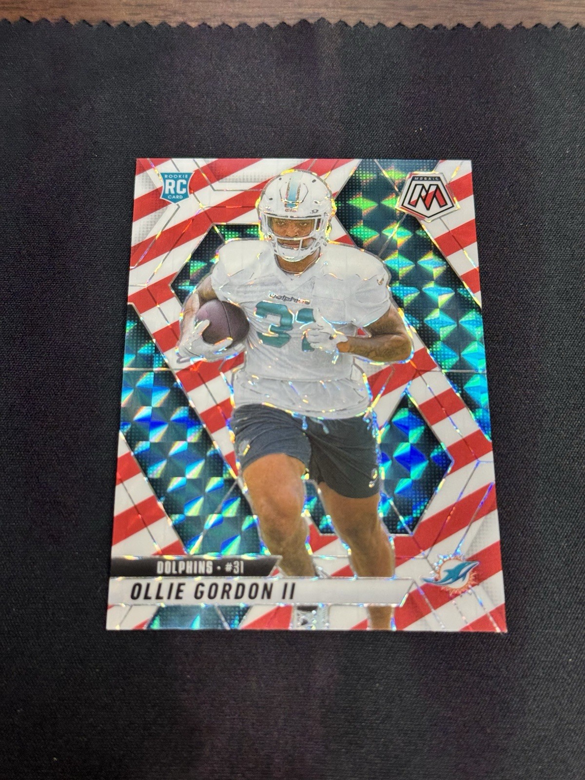 2025 Panini Mosaic Ollie Gordon II #310 Red White Stripe Prizm