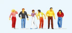 Preiser 10118 Walking Passers By (Pk6) Exclusive Figure Set HO Gauge