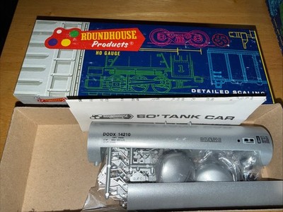 ROUNDHOUSE HO SCALE #7327 D.O.D.X. 50  MODERN TANK CAR #14210. NOS