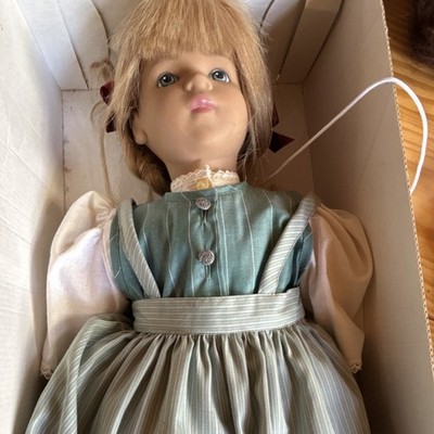 sigikid Künstlerpuppe blond geflochtenes Haar handgemalte Augen Lederschuhe