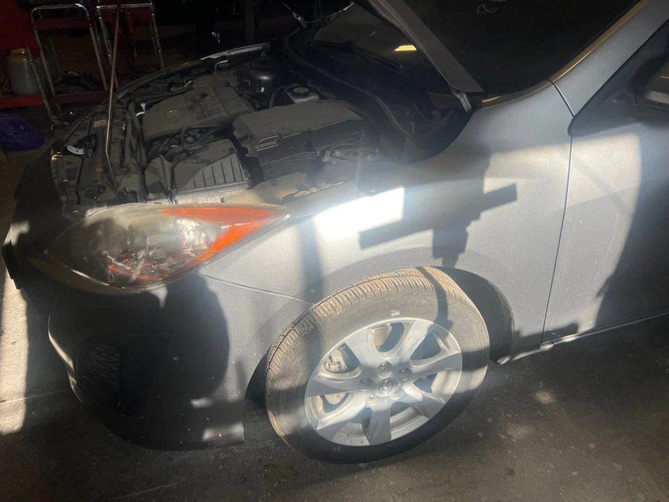 Pinza delantera derecha Mazda 3 06-17 2004-2013 Mazda 5 pasajeros 168570 Foto 2 de 4