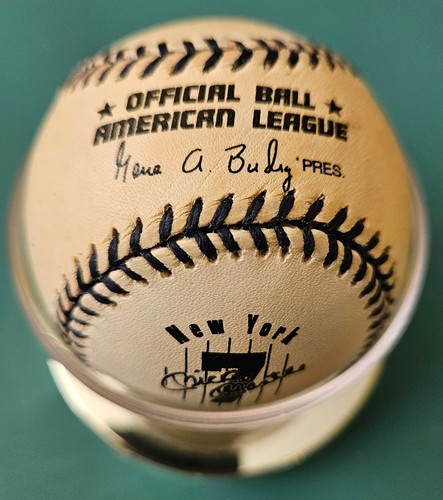 MLB - Official Game Ball - Mickey Mantle Day - Yankee Stadium - 08/25/1996