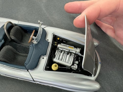 CMC 1957 Mercedes Benz 300 SLS Spezialversion SL VON 1/24 CAR DIECAST W/BOX - Picture 4 of 14