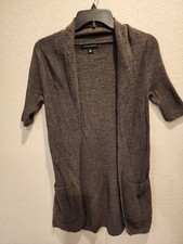 BANANA REPUBLIC GRAY LIGHTWEIGHT SHORT SLEEVE OPEN CARDIGAN SWEATER SZ S POCKETS