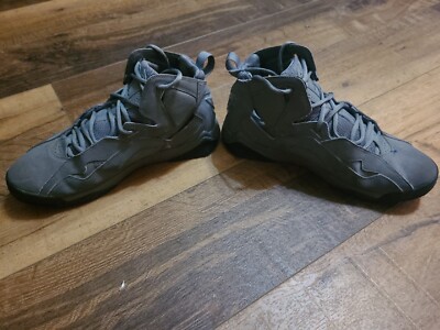 Nike Air Jordan Sneakers True Flight Mens 11.5 Cool Gray  display picture 3