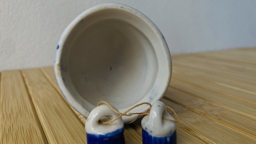 Prettiest Vintage Dutch Girl With Yoke Figurine - Hand Painted - Blue & White - Picture 7 of 8