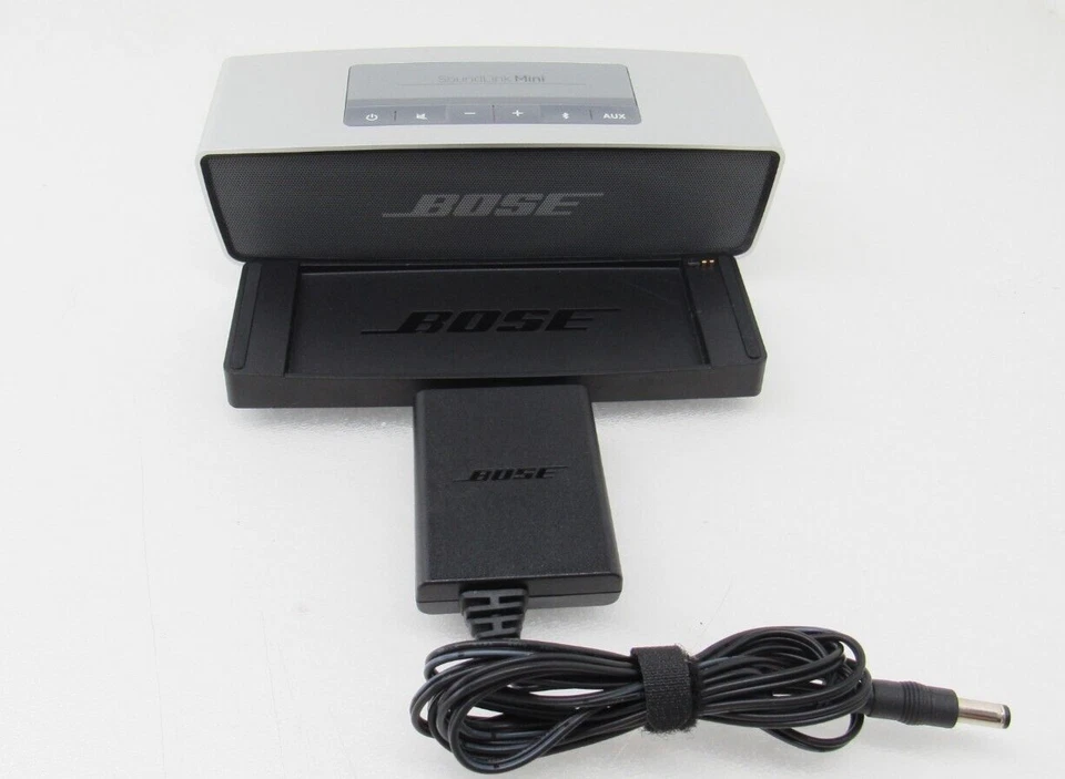 Altavoz portátil móvil inalámbrico Bose SoundLink Mini Bluetooth cargador plateado Foto 2 de 4