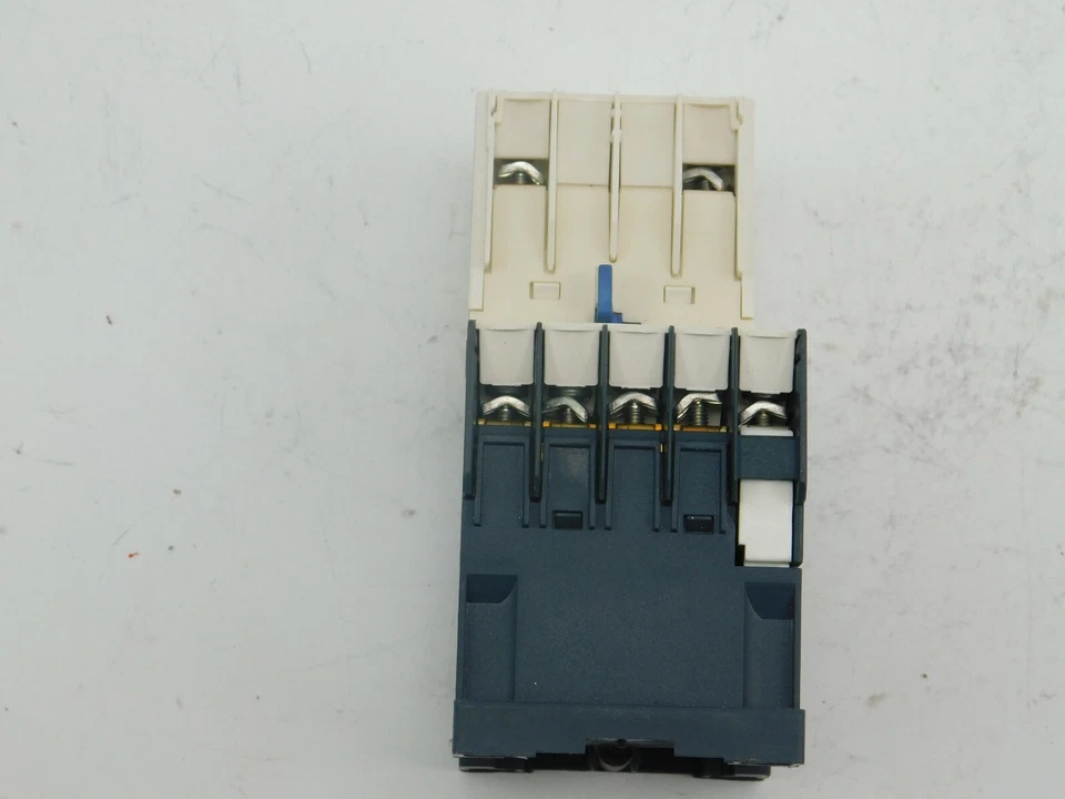 Schneider Electric Circuit Breaker LC7KK09 3 4/12ft7 220V LA1KN111 - Image 2 of 4