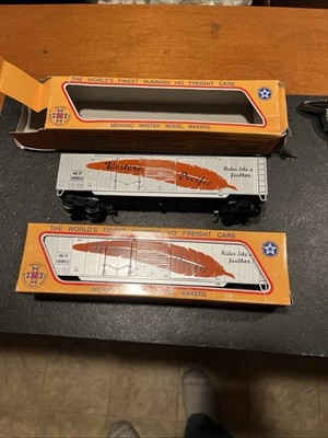 Lot Of (2) Mehano Master Model Makers HO Scale Western Pacific Box Cars  Sub
