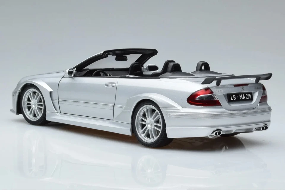 Kyosho Mercedes-Benz CLK DTM AMG Cabrio Silver 1/18 Scale Diecast Model Car - Image 4 of 4