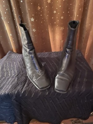 Stewart Weitzman Zeboot