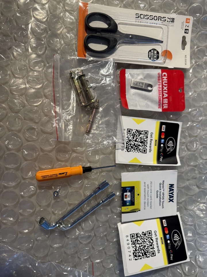 电子烟自动售货机待售 - 15.6" 触摸屏 智能自动售货机 黑色 — 第 3/4 张图片