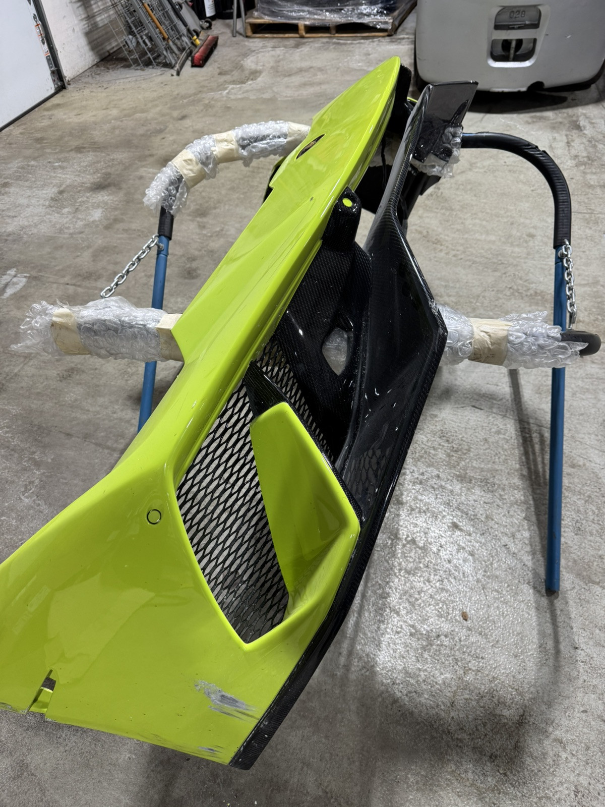 LAMBORGHINI HURACAN LP610 FRONT BUMPER AFTERMARKET CARBON FIBER LOWER USED