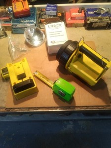 1) *Used* Streamlight Vulcan Flashlight and Charger. **Cheap** For Parts?