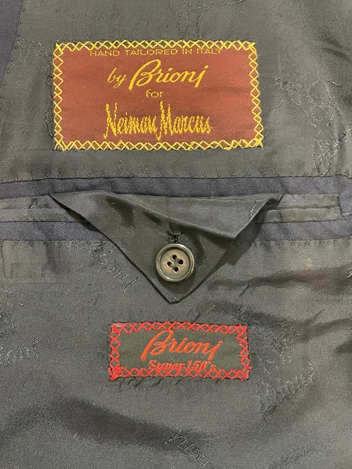 BRIONI Double Breasted Navy Blue Blazer Super 150s Size 40 S NEEDS FRONT BUTTONS - Image 2 of 4