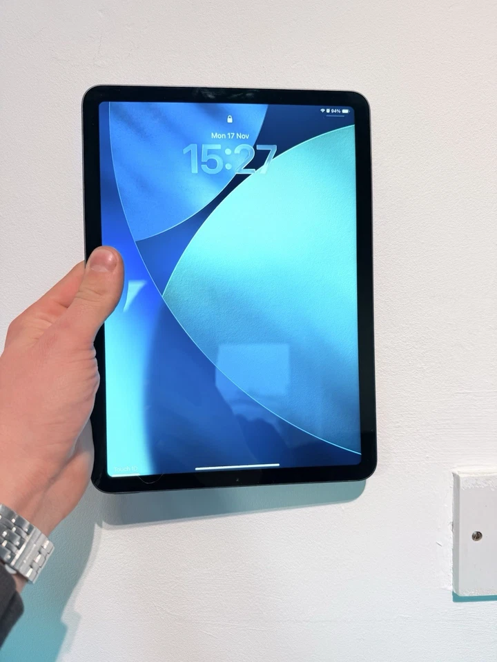 Apple iPad Air 4th Gen. 64GB Wi-Fi. Flawless Condition Aviation iPad - Image 3 of 4