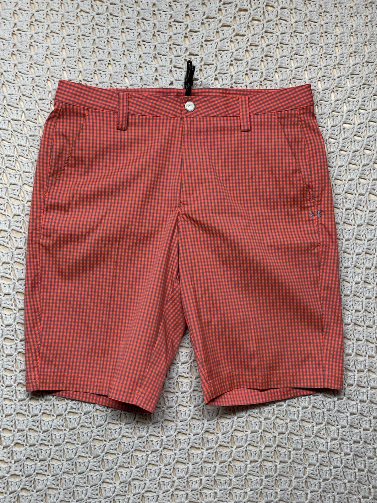 Under Armour Golf Shorts Men's Sz 34 Pink Gray Gingham Check Pockets Rarely Worn
