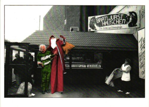 Cartero moderno de Krampus y Santa Claus, Navidad - Imagen 1 de 2