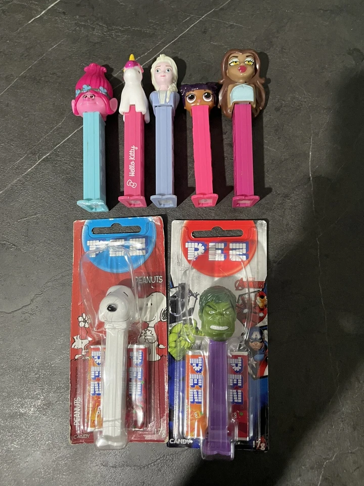 PEZ Surtido Snoopy Peanuts Y Hulk PEZ todavía en Paquete Bratz Hello Kitty Troll Foto 2 de 4