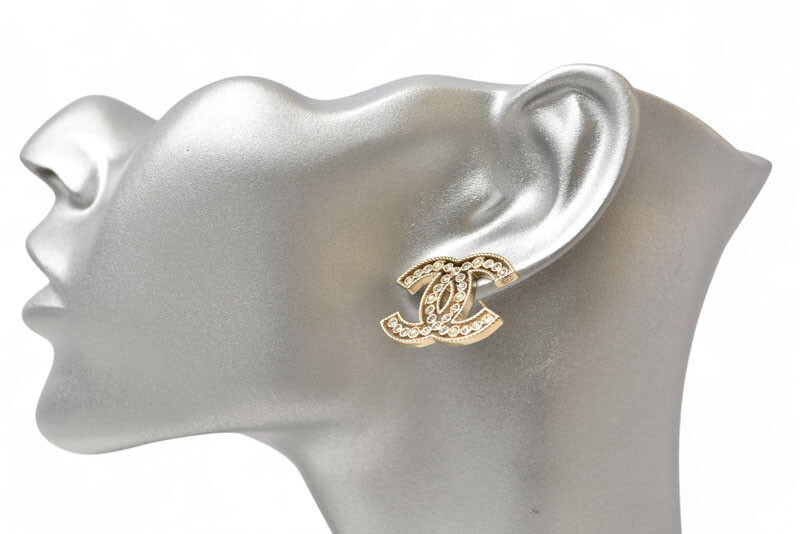 CHANEL Pierce Accessory CC/Logo Rhinestone/Pearl Motif Gold