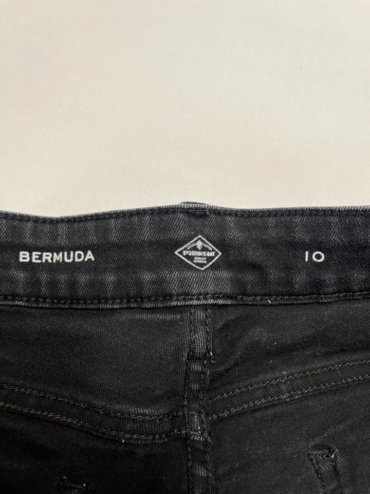 Pantalones cortos de jean Bermudas St Johns Bay | Talla 10 | Mujer | Negro Foto 3 de 4