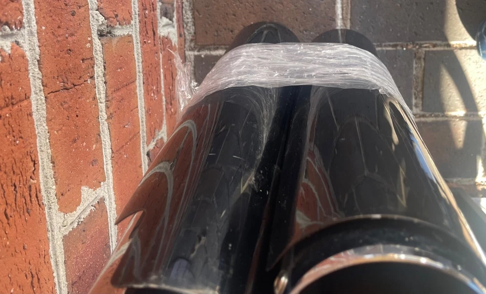 Harley Davidson 64900170 2013-2017 Breakout Mufflers w/ Black Shroud - Image 4 of 4