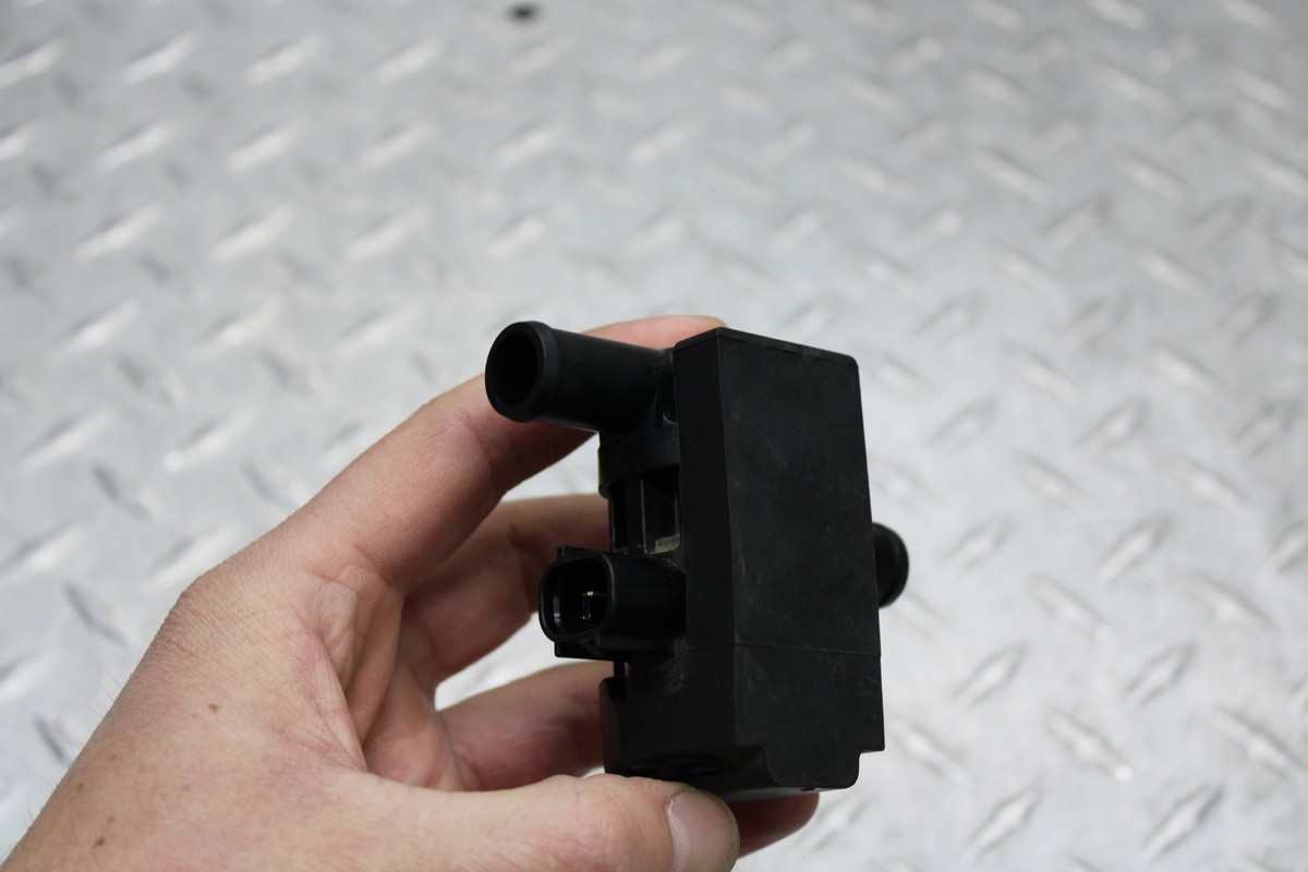 2009 KAWASAKI ER-6N AIR VALVE SOLENOID TOP ENGINE SWITCH SENSOR