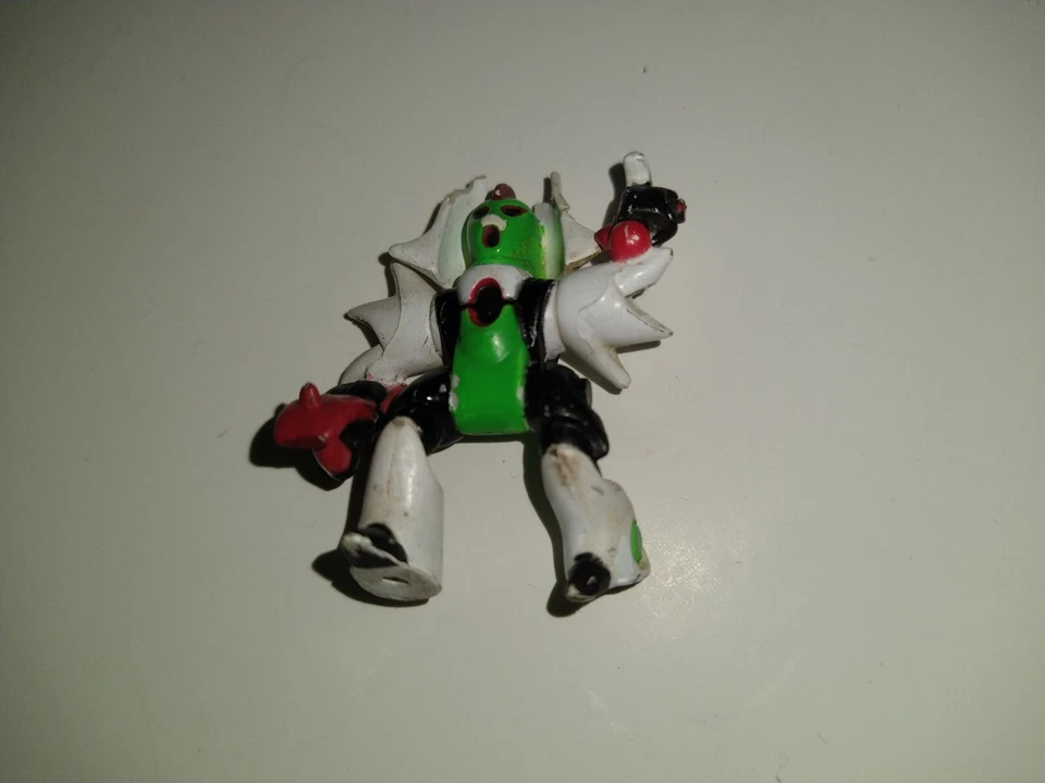 Vintage LOT of 3 1990s Z Bots Galoob Micro Machines Figures & Vehicles - Image 4 of 4