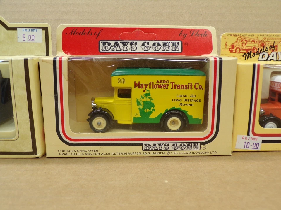 LLEDO DAYS GONE DG16 DENNIS PARCEL VAN LOT #4 - Image 4 of 4