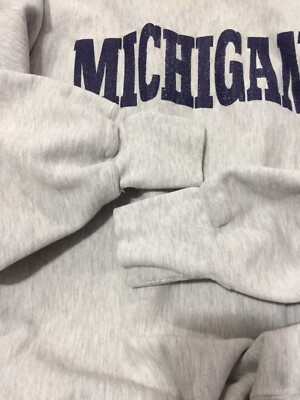 トップス 90s champion reverse weave Michigan 90s University Of Michigan Champion Reverse Weave Sweatshirt