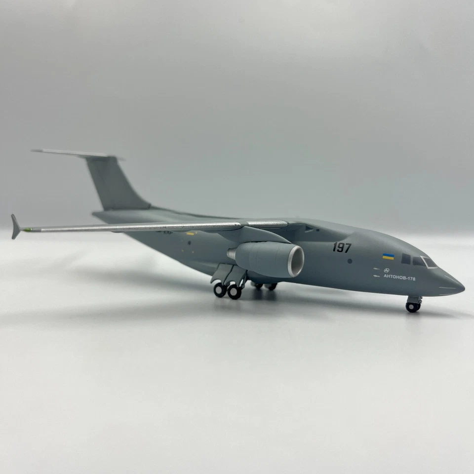 Herpa 558006 Antonov 178 An-178 Reg: UR-EXP "197" Le Borget Air Show scale 1/200 - Image 3 of 4