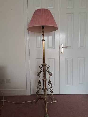 Brass Telescopic Standard Lamp | Adjustable Height & Decorative Base