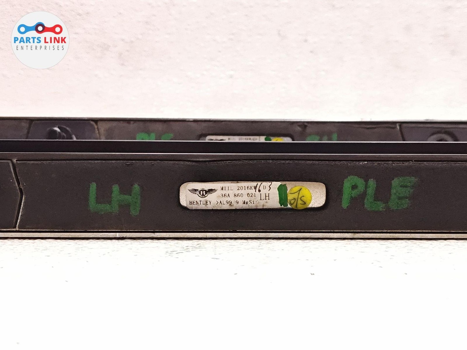 2016-20 BENTLEY BENTAYGA ROOF RAIL LUGGAGE CARGO CARRIER RACK SET BLACK 636 OEM