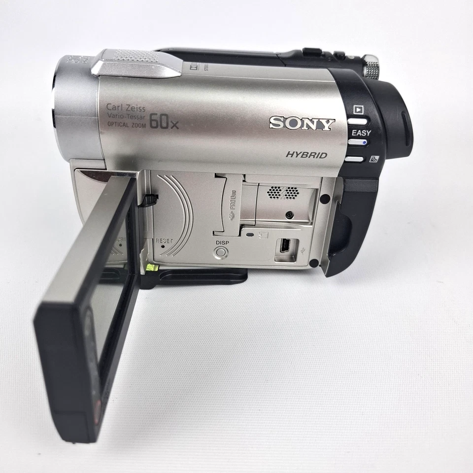 Sony Handycam DCR-DVD650 Camcorder Digital Video Camera No Battery Untested - Image 3 of 4