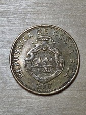 Costa Rica 100 Colones coin, 2007. KM# 240a, brass plated steel. Coat of arms.