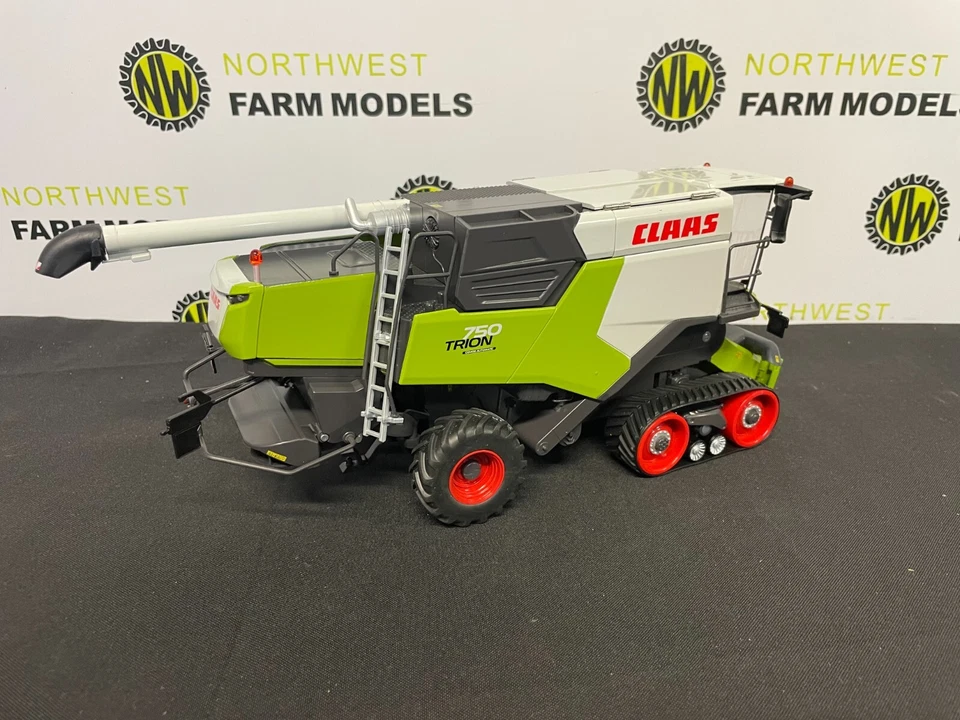 WIKING 1:32 SCALE CLAAS TRION 750 TERRA TRAC WITH CONVIO 1080 HEADER - Image 4 of 4
